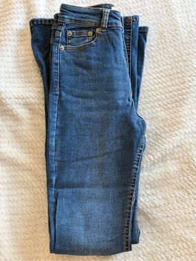 Pull&Bear Women's Skinny Jeans in Medium Blue Wash